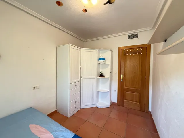 Bungalow con jardín privado, garaje y piscina comunitaria en Santa Pola — 17