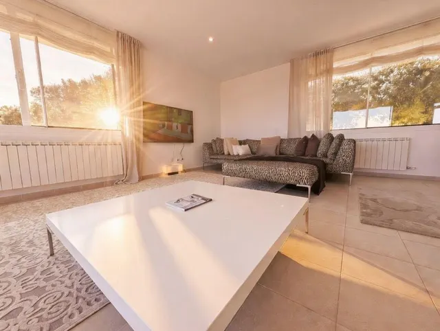 Espectacular villa con vistas panorámicas al mar en la exclusiva urbanización Mas Nou — 18