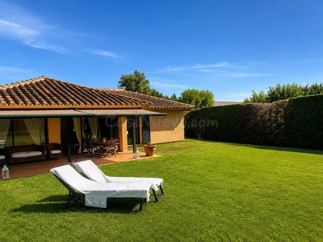Exclusivo chalet en Golf Torremirona - foto 2