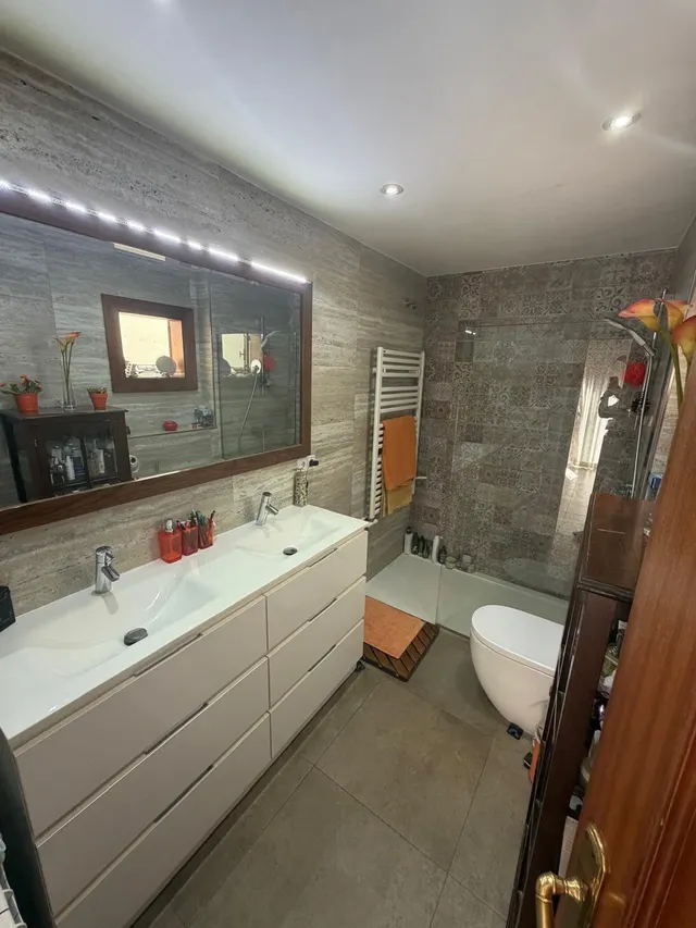 DUPLEX EN VENTA PARA ENTRAR A VIVIR CON GRAN TERRAZA EN BARRIO CENTRO EN CORNELLA DE LLOBREGAT — 11