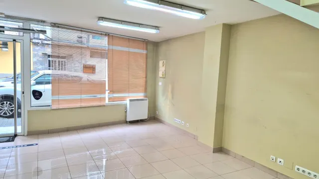 LOCAL COMERCIAL-ZONA TEMPLE — 17