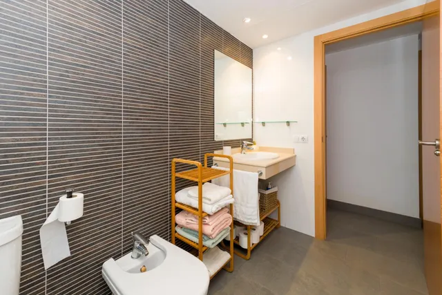 ALQUILER ANUAL : Magnífico apartamento en alquiler anual en Torre Bellver — 28