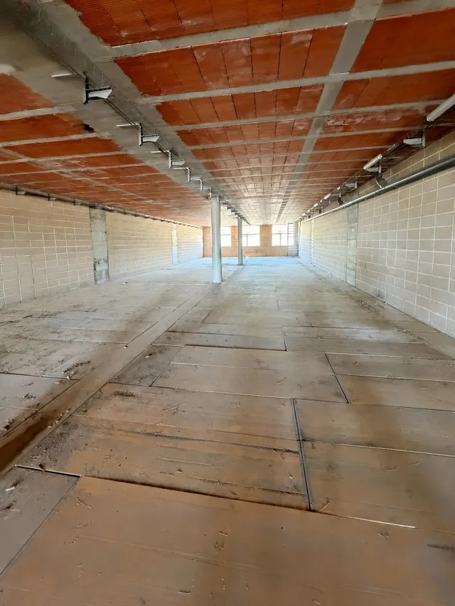 Nave industrial en p.i. avenar roda de bara — 10