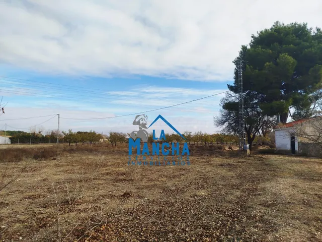 INMOBILIARIA LA MANCHA VENDE TERRENO RÚSTICO JUNTO A LA CIUD - foto 4