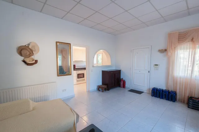 Amplia villa con vistas panorámicas al mar y pista de tenis privada en Calpe — 15