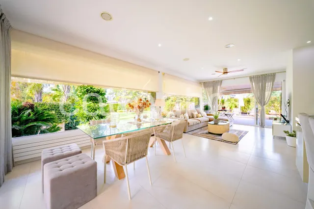 Exclusiva vivienda en Cruz de Gracia: elegancia, amplitud y privacidad — 36