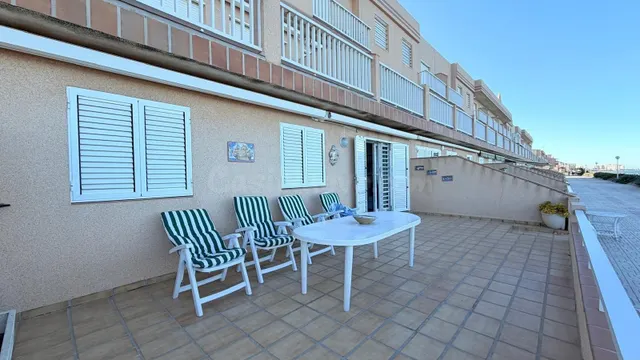 Exclusivo bungalow en planta baja a pie de playa en la Urban - foto 5