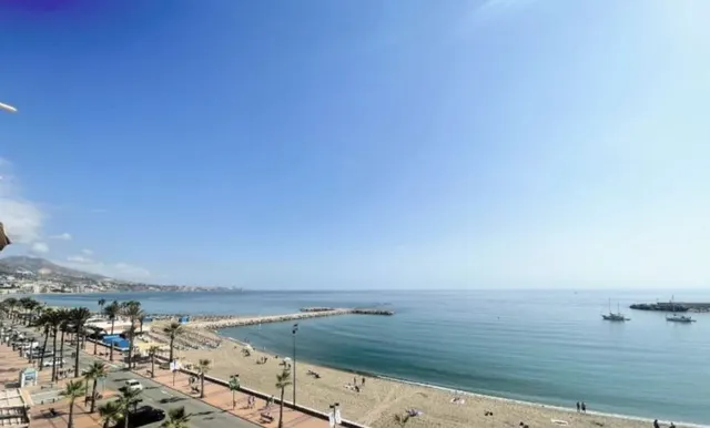 Fuengirola - Primera Línea de Playa - Piso 3 Dormitorios - Terraza — 5