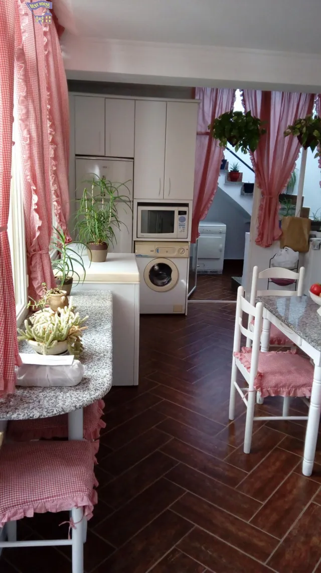 VENTA CASA EN ZONA CERCANA AL CENTRO — 4