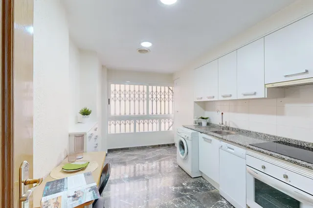 Piso de 3 dormitorios, vestidor y 134 m2 en pleno centro de Murcia – Calle Platería — 11