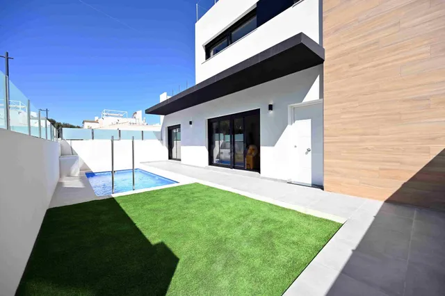 Nuevas villas de 2 dormitorios y 2 baños en la zona de Villa
