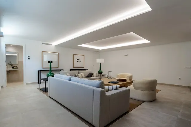 Chalet 4 habitaciones 580m² en venta - Marbella — 48