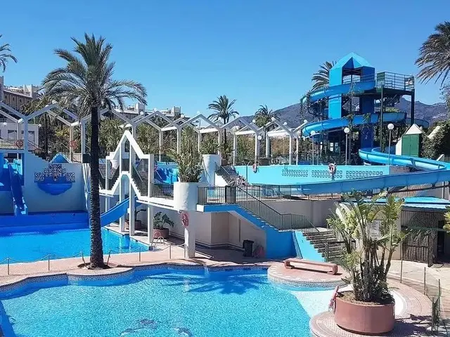 OPORTUNIDAD EN BENALBEACH — 18