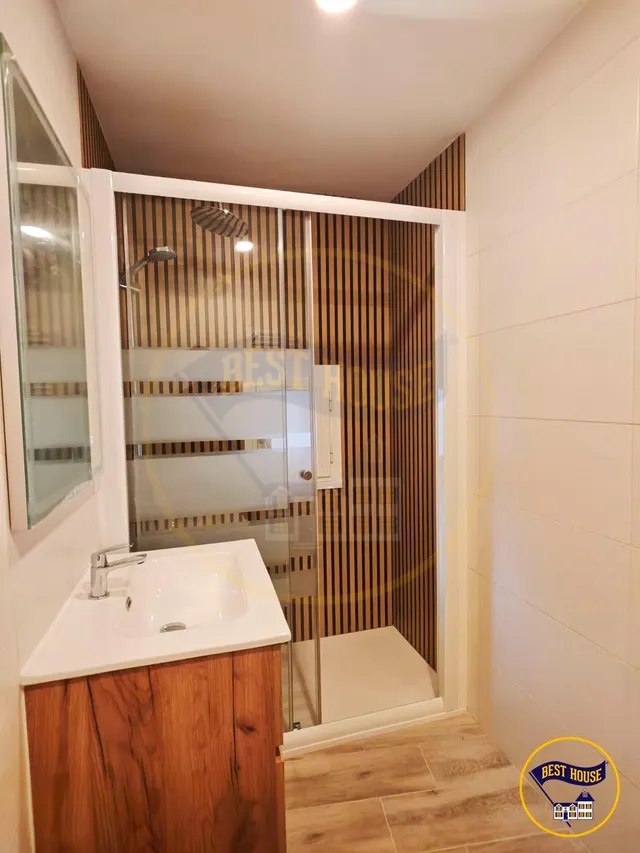 VIVIENDA TOTALMENTE REFORMADA EN TIRADORES BAJOS — 29