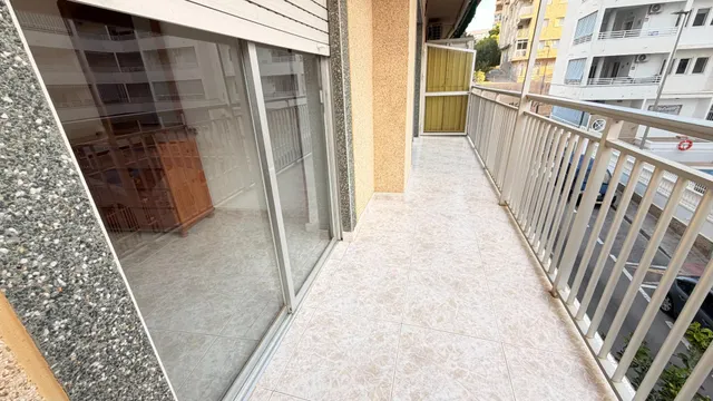 Amplio y Luminoso Piso en Playa Levante, Santa Pola - Alquiler. — 25