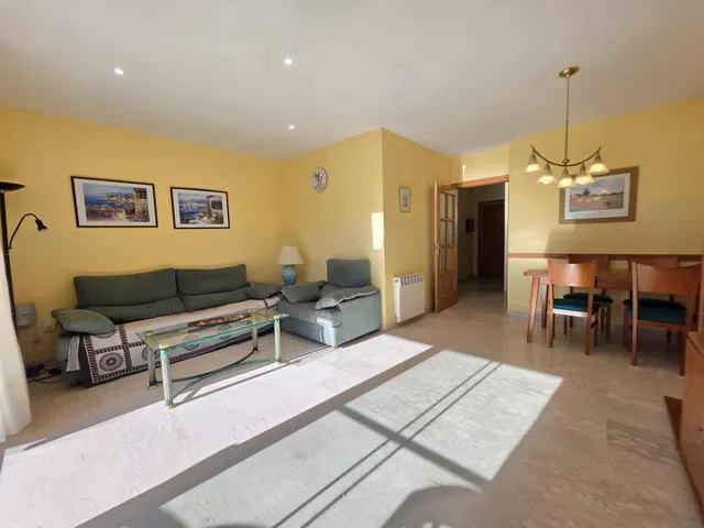 Chalet esquinero adosado en Vilafortuny — 17