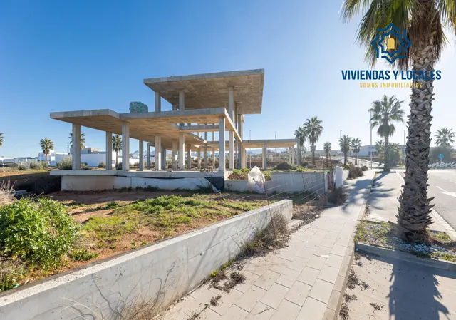 SOLAR EXCLUSIVO CON ESTRUCTURA EN LA NATIVA — 23