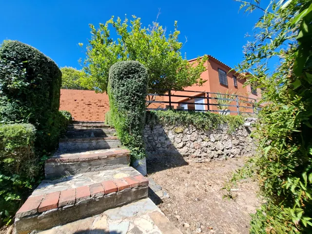 CASA A 4 VIENTOS CON PARCELA DE 8.177M2