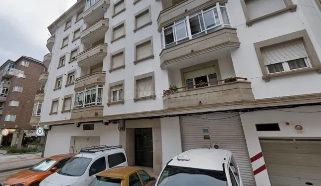 SE VENDE piso OKUPADO en Rúa Ramon Martinez Nº 4 Vilagarcía  - foto 2
