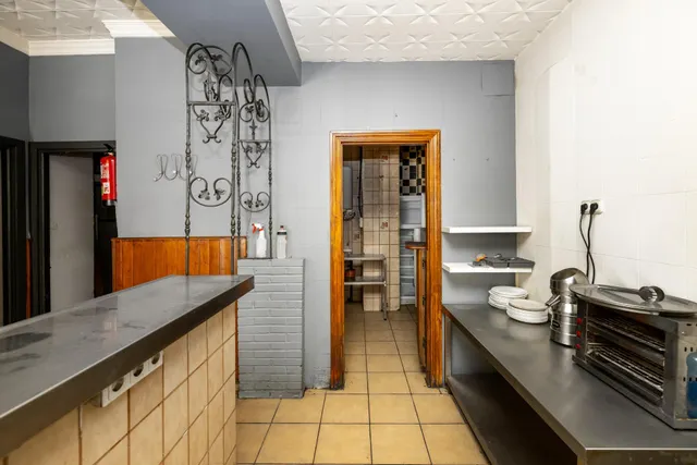 LOCAL COMERCIAL DE 106 m2 EN VENTA EN GRANADA — 13