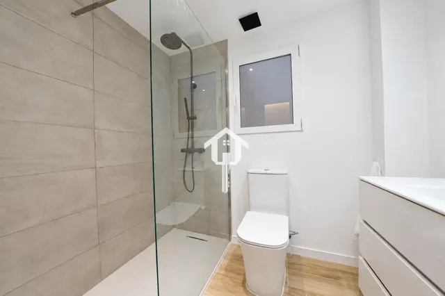 Entreplanta totalmente reformada con 2 patios en exclusiva en zona benalúa de Alicante — 27