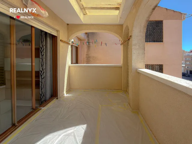 ¡Oferta Especial! Amplio apartamento con 3 dormitorios + gran terraza y vistas a la piscina comunitaria + Garaje incluido en el precio — 7