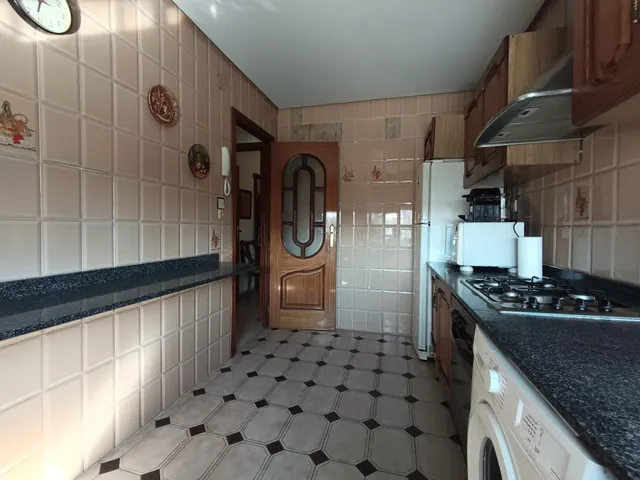 El verdadero lujo en el Realejo es tener tu propia cochera y compartir el edificio con un solo vecino. — 15