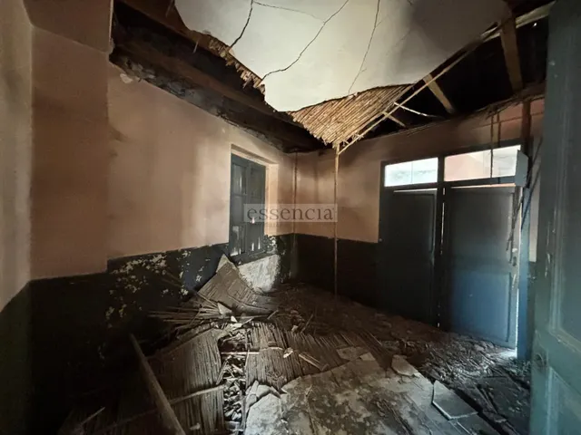 Casa en Almoines a reformar a su gusto en parcela de 242 m2 , en chaflán con patio. — 37