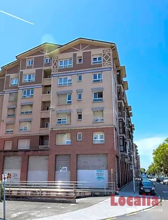 Local diáfano de 600 m² en Santander, Cantabria. - foto 2