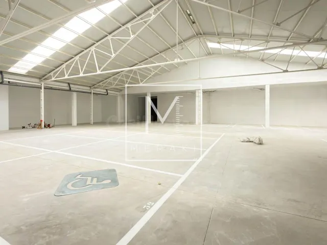 VENTA DE PLAZAS DE GARAJE EN EL BARRIO DE LA INDUSTRIA — 2