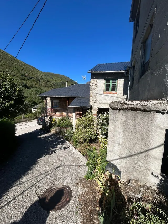 Encantadora Casa de Piedra en Villafranca del Bierzo por solo €65,000 — 27