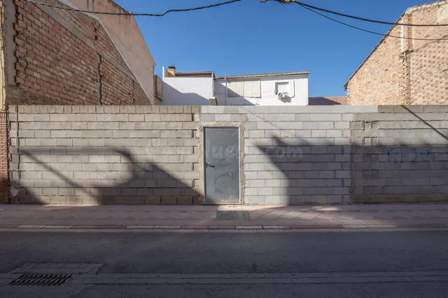 EXCELENTE SOLAR EN VENTA EN ARMILLA (JUNTO PLAZA ESPAÑA) — 3