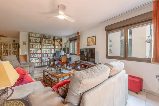 Exclusivo piso señorial con terraza en el Paseo del Salón (Cuesta de Escoriaza), con cochera y trastero. — 12