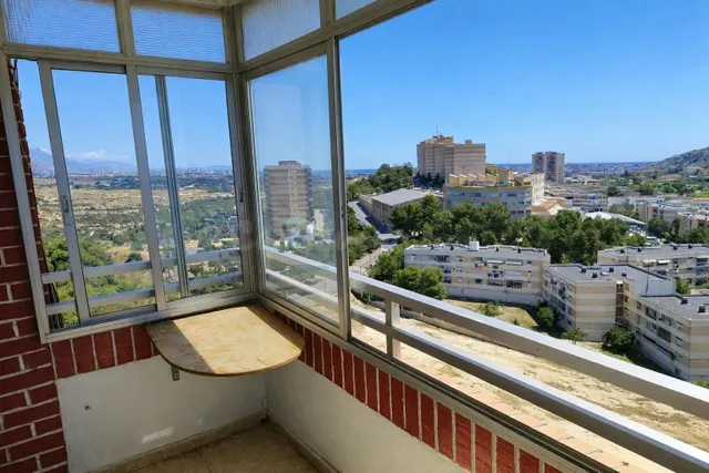 Fantástico piso en venta en Alicante - foto 2