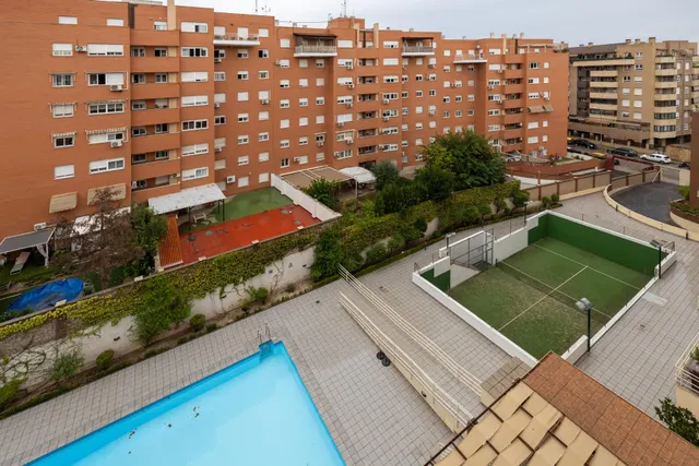 Piso de dos dormitorios en Sanders, en urbanización privada con piscina, pistas de padel, plaza de garaje y trastero — 35