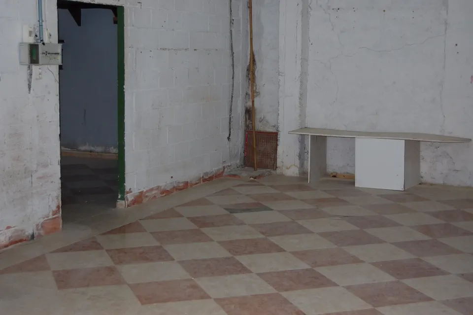 LOCAL DE 100M2 PARA REFORMAR, EN ZONA FERIA .