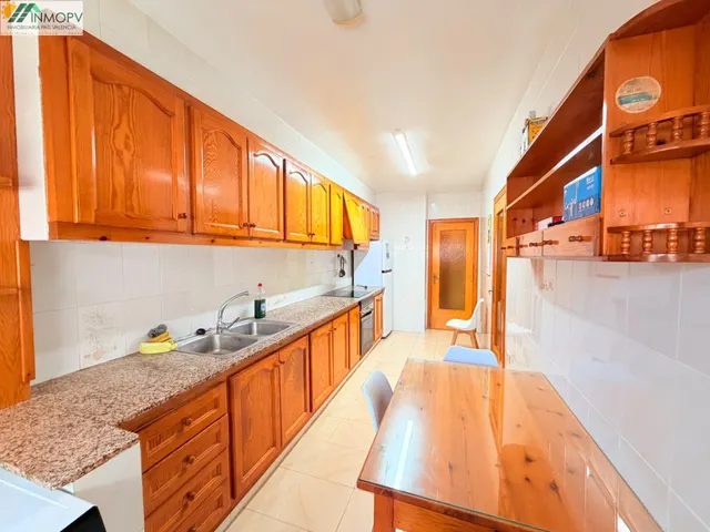 Se vende gran piso de 92m2 con 3 habitaciones dobles en zona rio cervol! 1ª planta edificio sin ascensor! — 9