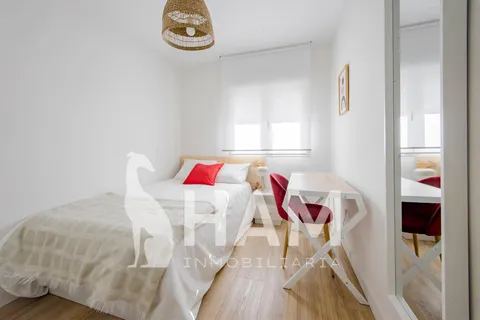 Habitación 4 habitaciones 65m² en alquiler - Opañel