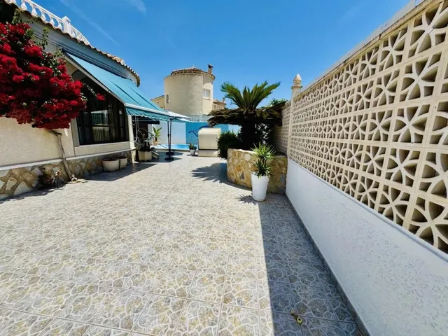 Villa 135m² en venta - San luis — 6
