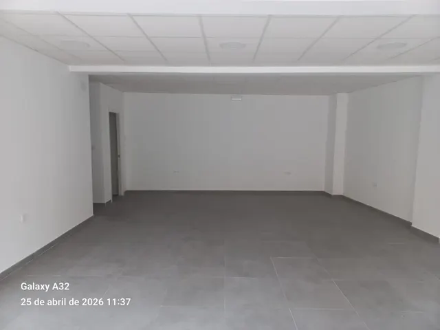 Local comercial 110m² en venta - Altozano — 19