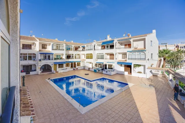 Apartamento luminoso 2 hab en Torrevieja cerca playa La Mata — 2