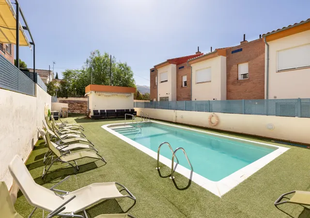 Casa Adosada Ideal en Urbanización con Piscina — 29
