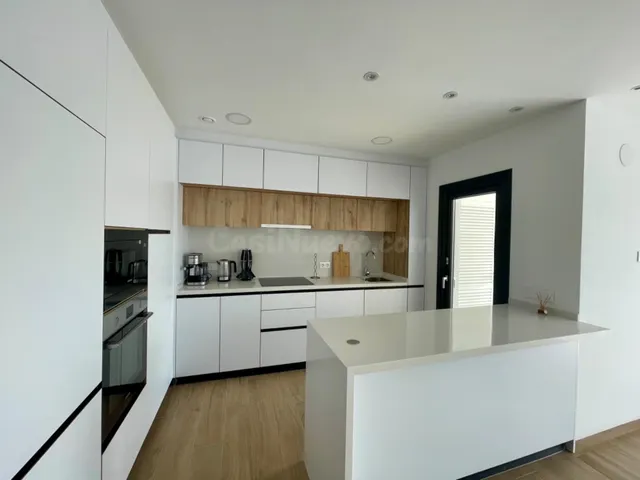 Apartamento 3 habitaciones 157m² en alquiler - Balcón de fin - foto 4