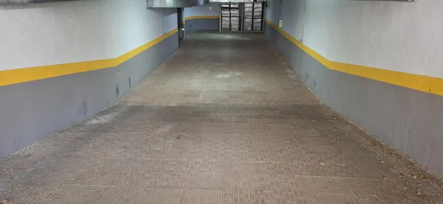 PLAZA DE GARAJE EN ALAMEDA. EDF. FERROVIAL — 5