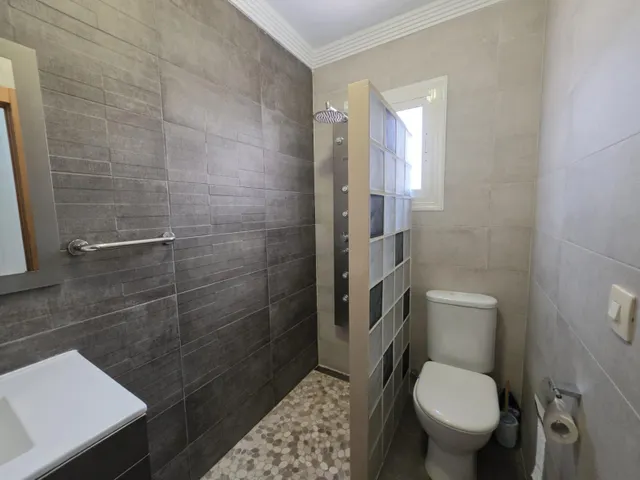 Chalet adosado con piscina comunitaria — 8