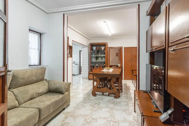 Casas, nave y fincas en venta en Caborana (aller) — 44