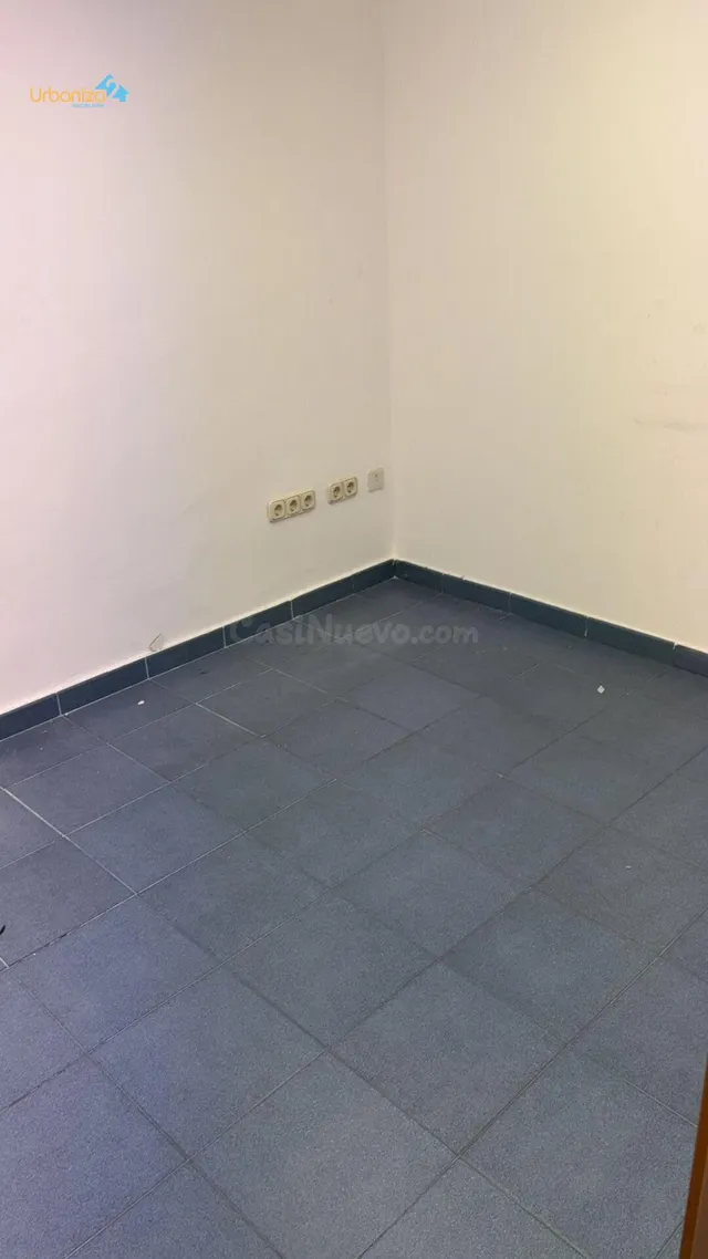 LOCAL DIAFANO EN MUY BUEN ESTADO CON PATIO DE 300 M2. PRIVAT - foto 5