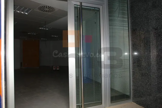 Local comercial 120m² en alquiler - Vera playa - foto 3