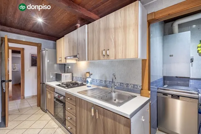 Chalet independiente con pozo propio y placas solares — 9