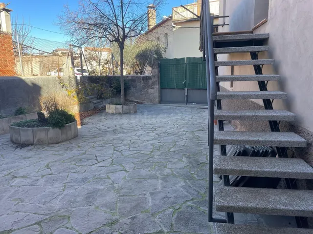Casa con encanto, terreno adicional y gran potencial en plen - foto 2